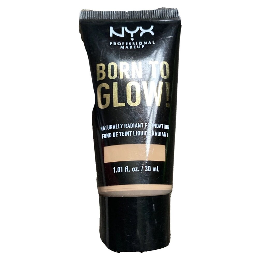 NYX Professional Makeup Born To Glow! Naturally Radiant Foundation Soft Beige